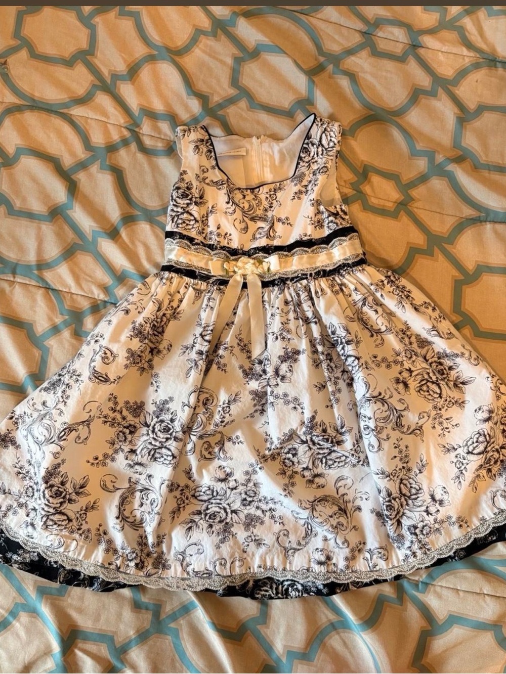 Bonnie Jean Girls Ivory and Black Floral Satin Party Dress with Bow